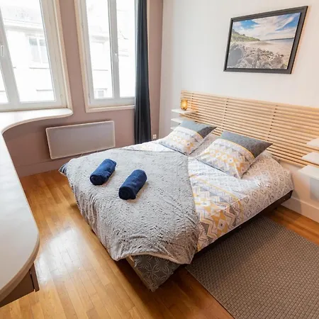 Joli T2 Equipe Quartier Pieton Par Groom*